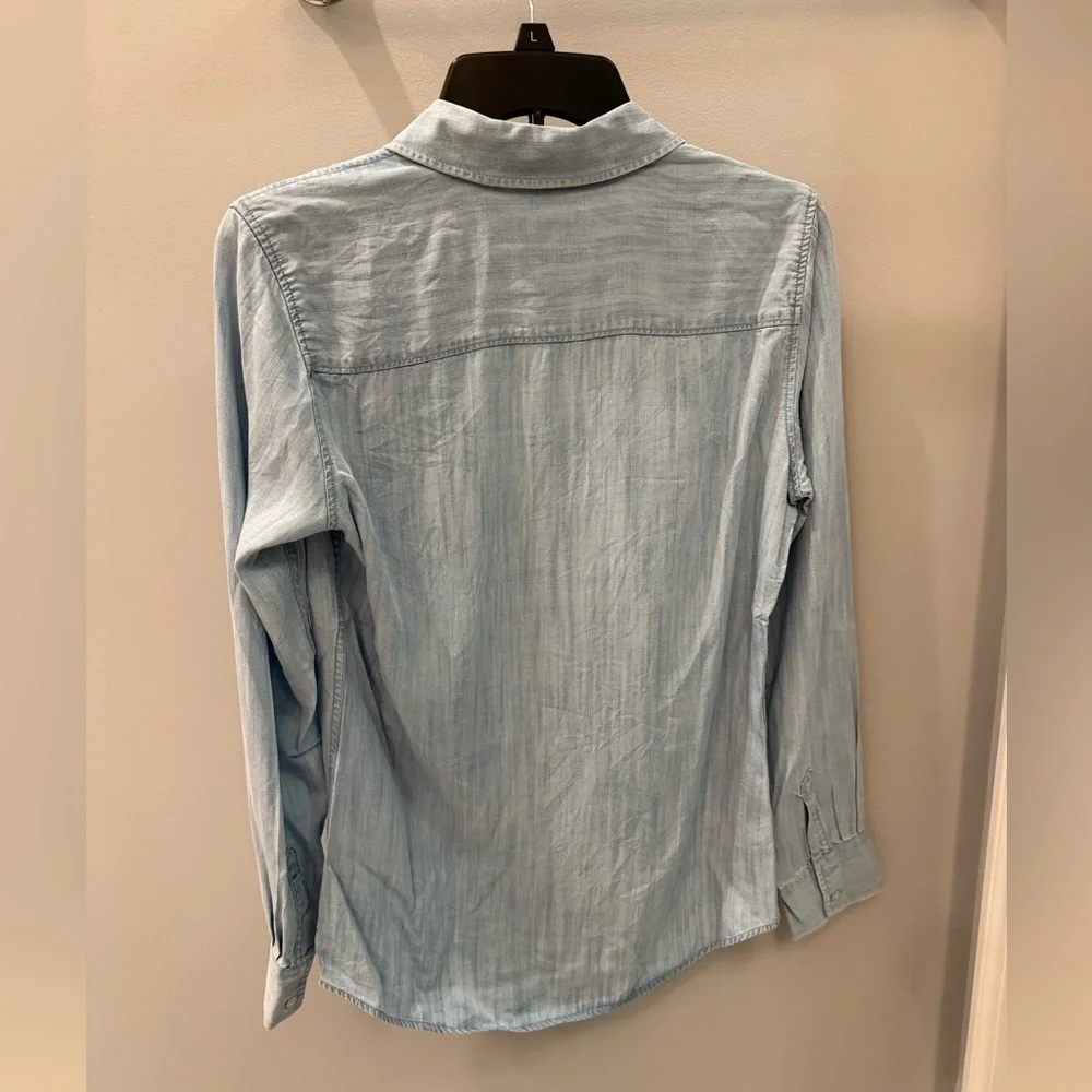 Women’s Untuckit Shirt - Picture 3 of 7